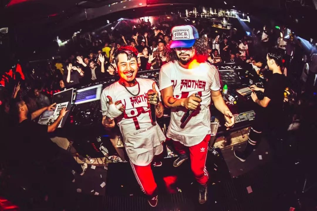 MAX CLUB丨06/22 最强韩“风”即将来袭、DJ组合Brother丨携风靡亚洲的音乐轰炸廊坊！-廊坊MAX酒吧/MAX CLUB