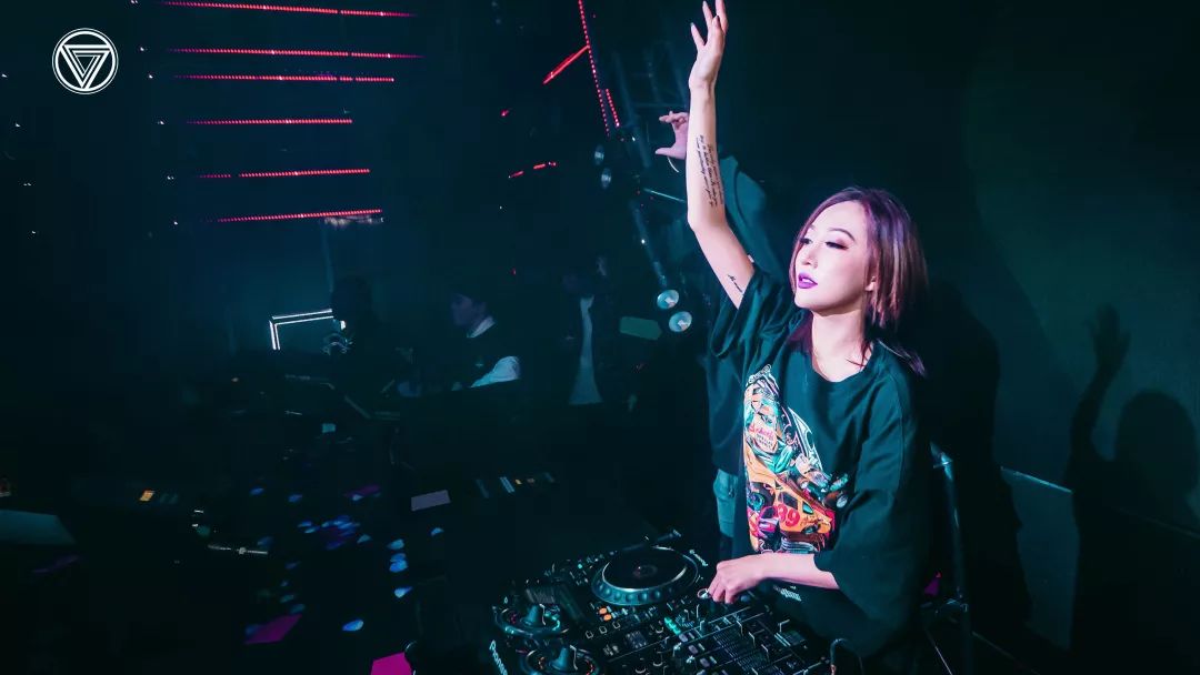 精彩回顾│04/12 百大DJ#KAKA#带你掌控舞池风雨，体验硬核电音-廊坊MAX酒吧/MAX CLUB