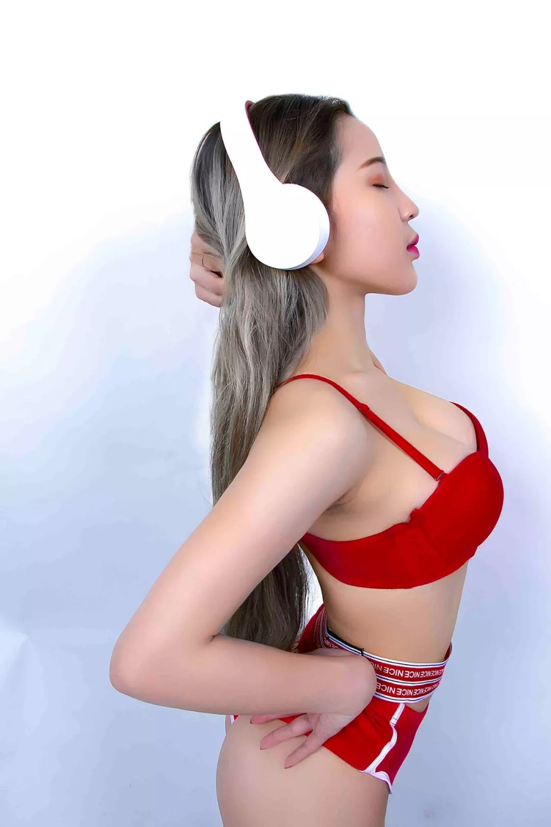 中国籍GOGO | 5位模特佳丽汇聚MiuMiu，每晚湿身热舞互动-潮州MIUMIU酒吧/缪缪酒吧