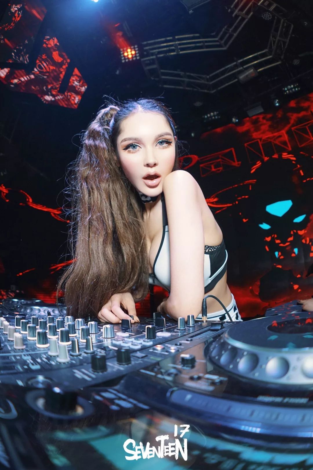 2019.1.4真正偶像派的女DJ KK跟你一起过新年里的第一个Party-潮州MIUMIU酒吧/缪缪酒吧