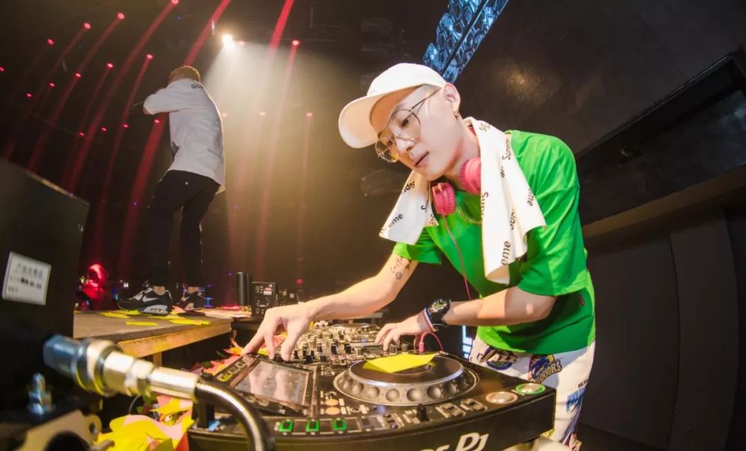 10.30 百威万圣节电音派对恐惧来袭！ DJRoc.L电音狂人轰炸全场-潮州MIUMIU酒吧/缪缪酒吧
