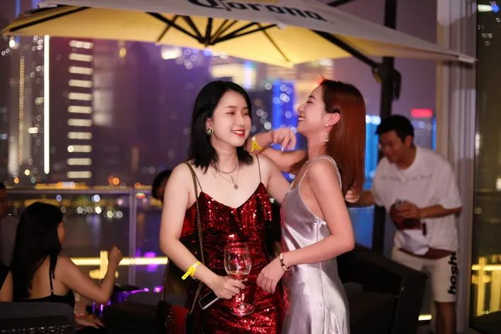 11.04 FC Club 金融、科技、海归、企业家、投资人社交之夜 Elite Networking Evening-上海FC酒吧/FC Club