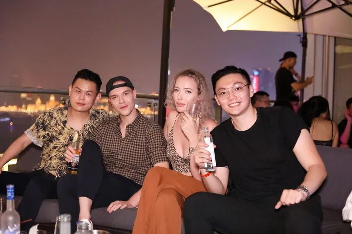 11.04 FC Club 金融、科技、海归、企业家、投资人社交之夜 Elite Networking Evening-上海FC酒吧/FC Club