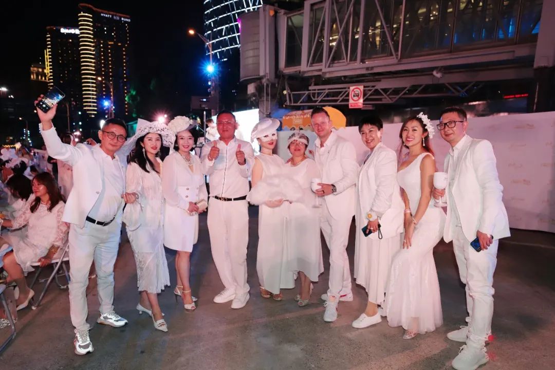 今晚白色派对场地将变更 TONIGHT WHITE PARTY CHANGED LOCATION!!!-上海FC酒吧/FC Club
