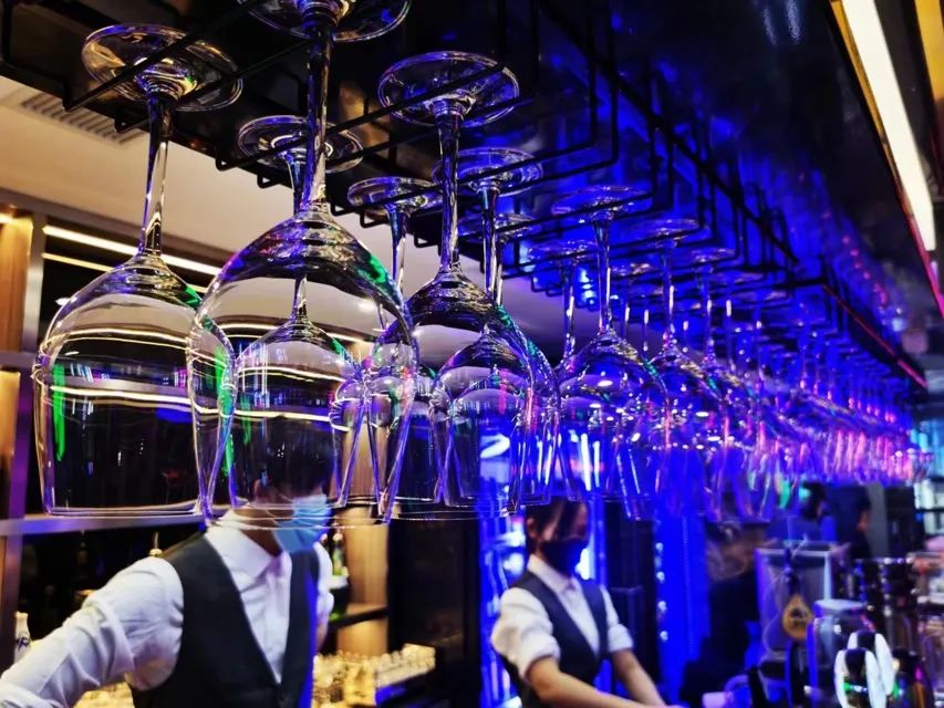 50位客人预定了1月20日周五春节全行业精英社交之夜 Jan.20 Spring Festival Elite Evening-上海FC酒吧/FC Club 50位客人预定了1月20日周五春节全行业精英社交之夜 Jan.20 Spring Festival Elite Evening-上海FC酒吧/FC Club