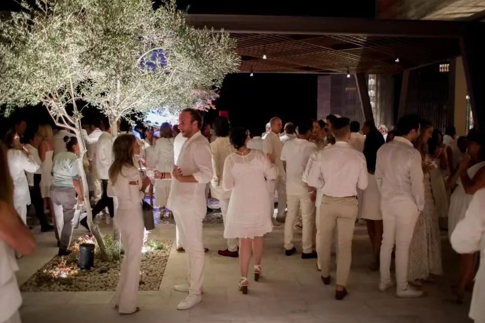 今晚白色派对场地将变更 TONIGHT WHITE PARTY CHANGED LOCATION!!!-上海FC酒吧/FC Club