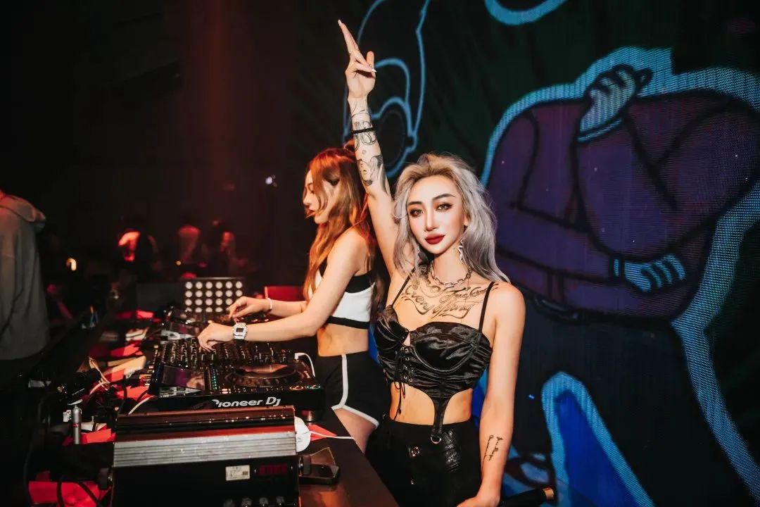 11-19号，当红女子组合FOR(4)RINGS#蜜糖女孩 | 用音乐朵蜜你的音乐神经-上海酷炫酒吧/HICOOL CLUB