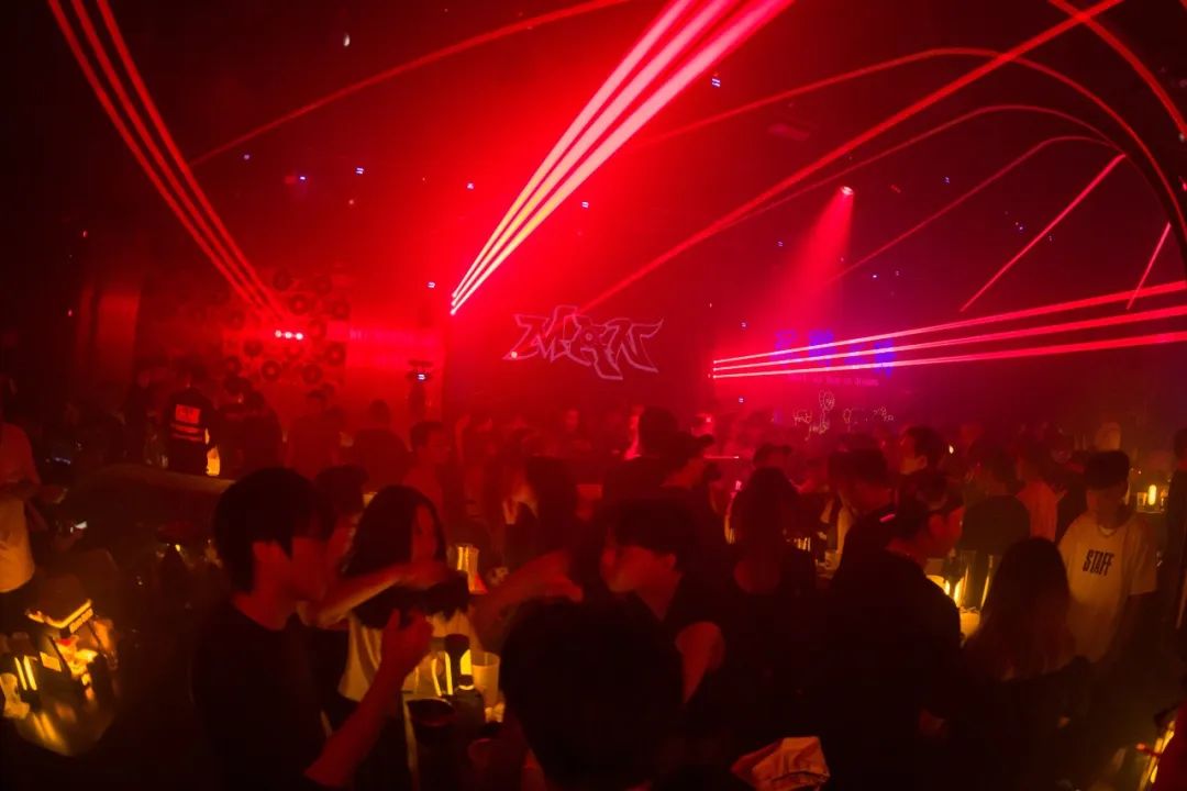 9.25-【秋高时间】中古车展-人体涂鸦-DJ派对搭乘到位跑车 奔向快乐之旅-中山INPLACE到位跳舞俱乐部