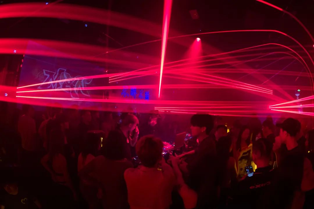 9.25-【秋高时间】中古车展-人体涂鸦-DJ派对搭乘到位跑车 奔向快乐之旅-中山INPLACE到位跳舞俱乐部