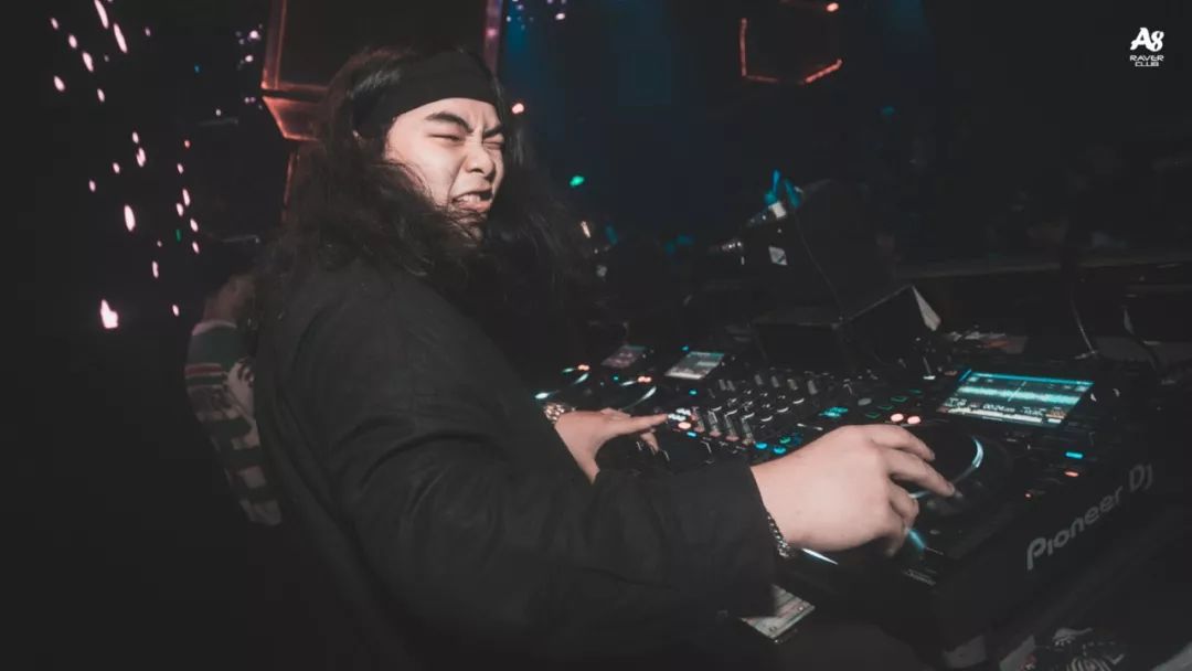 在推动国内BASS音乐文化的道路上，我们始终都在坚持-宁波A8酒吧/A8 CLUB
