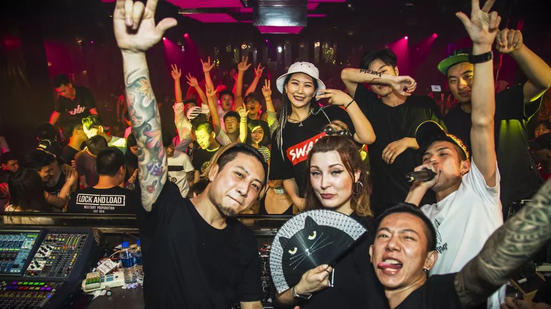 PYRO TOP100DJs#6 | 赫兹共振 @JIN DJs-成都AHEYA CLUB/阿嘿呀酒吧