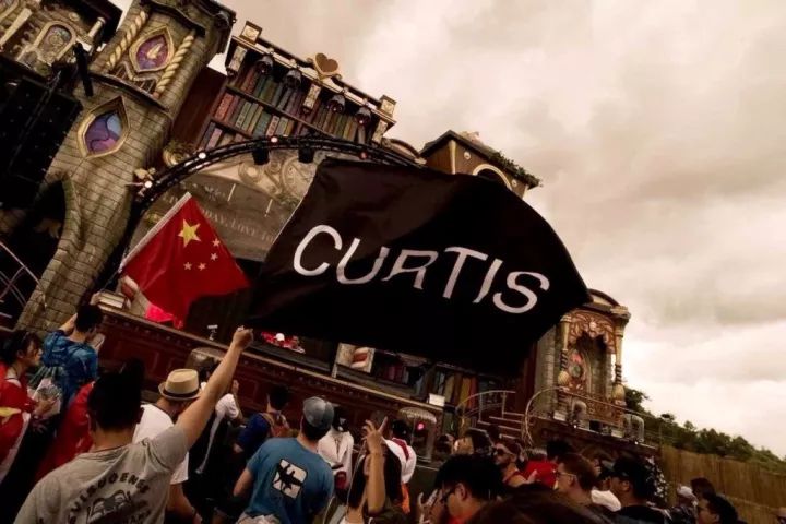 Curtis 冷炫忱 | 明明可以靠颜值进军娱乐圈，却偏要靠才华在电音圈杀出一条血路-东莞H酒吧/H club