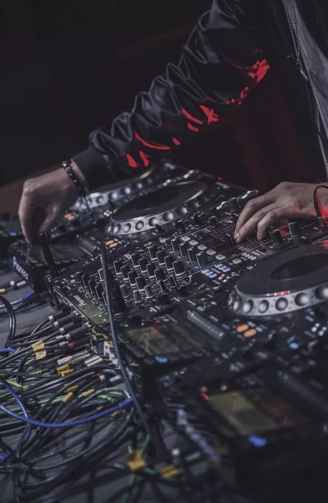 MUSE CLUB丨就在今晚 电子混音大师 DJ Leo Chiodaroli 用音乐操控你的身体 , 诠释疯狂 , 释放激情!-太原缪斯酒吧/MUSE CLUB
