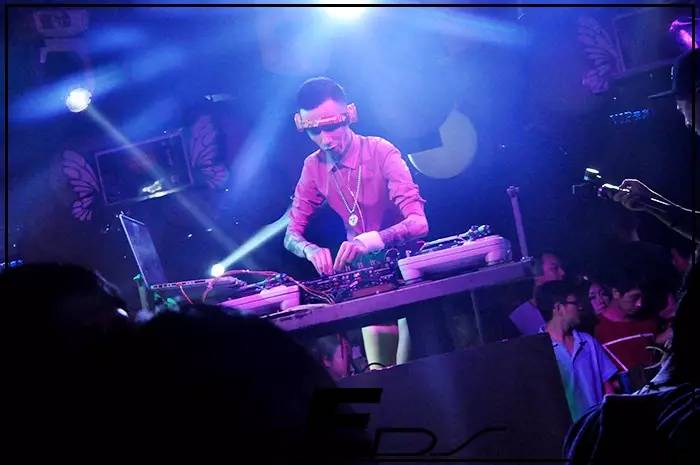 昆山PHEBE│7月 / 顶级DJ兼音乐制作人【Dj.Lin.Q】强势助阵菲芘演艺阵容！-昆山菲芘酒吧/PHEBE CLUB