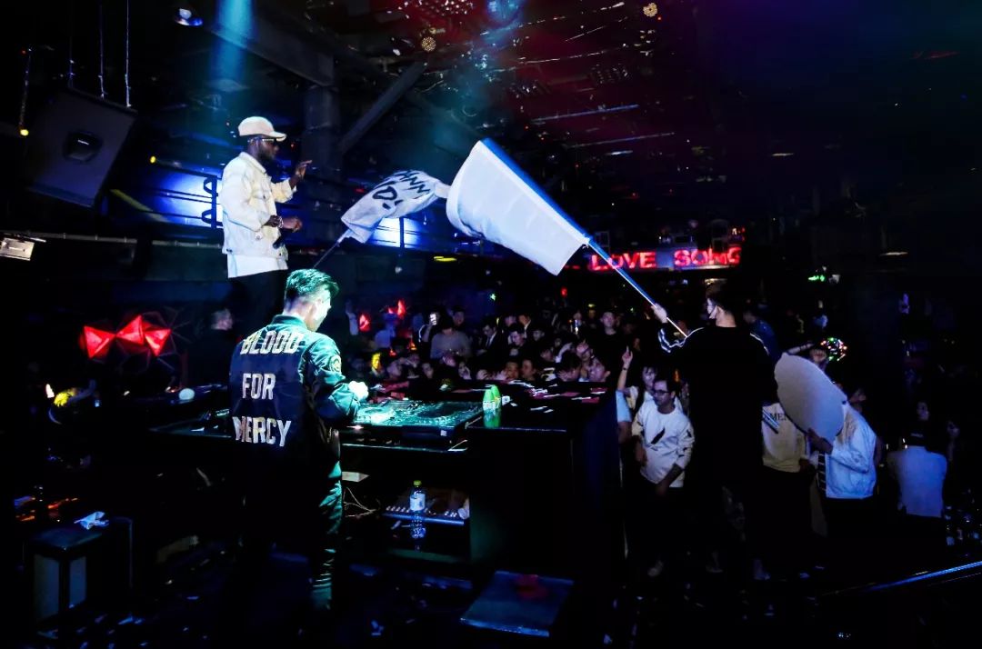 【 DANNY-KIDS】没有束缚，回忆这场全民轰趴-青岛爱上酒吧/LOVE SONG CLUB