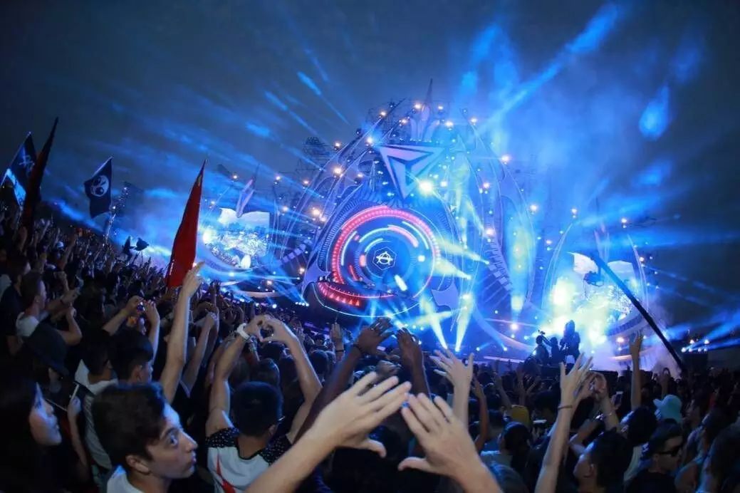今晚！《征服世界的全球偶像》世界百大前10王牌DJ AfroJack驾临晚裝EveningSHOW！一场顶级电音盛宴即将开启-深圳晚装空间酒吧/EVNEING SHOW