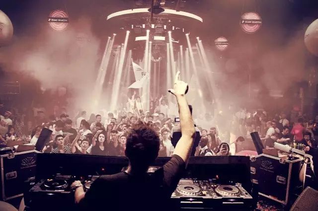 今晚！《征服世界的全球偶像》世界百大前10王牌DJ AfroJack驾临晚裝EveningSHOW！一场顶级电音盛宴即将开启-深圳晚装空间酒吧/EVNEING SHOW
