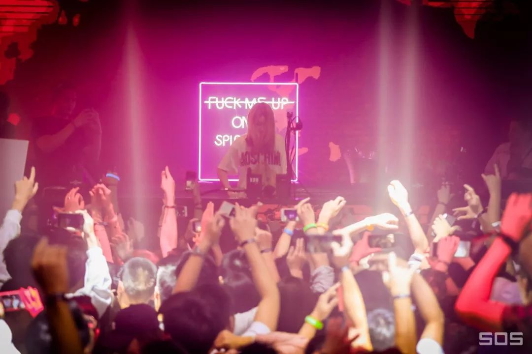 Review: 昨夜 Alison Wonderland 真是感受到你们的热情！-杭州风暴酒吧/SOS Club