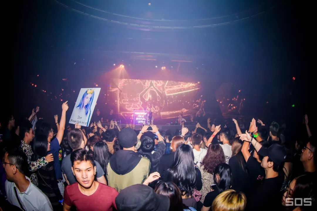 Review: 昨夜 Alison Wonderland 真是感受到你们的热情！-杭州风暴酒吧/SOS Club