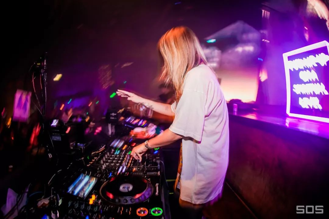 Review: 昨夜 Alison Wonderland 真是感受到你们的热情！-杭州风暴酒吧/SOS Club