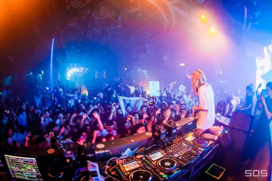 Review: 昨夜 Alison Wonderland 真是感受到你们的热情！-杭州风暴酒吧/SOS Club