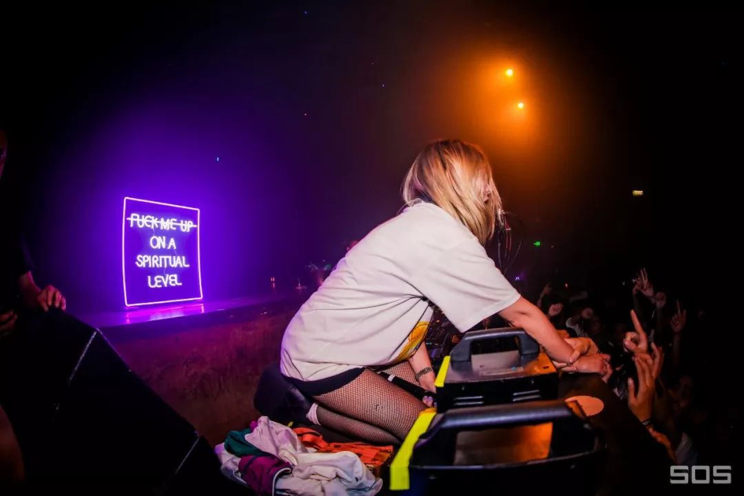 Review: 昨夜 Alison Wonderland 真是感受到你们的热情！-杭州风暴酒吧/SOS Club