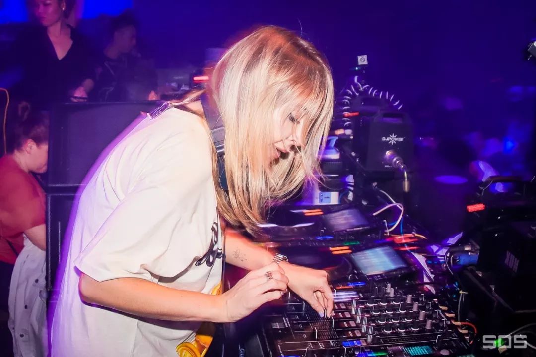 Review: 昨夜 Alison Wonderland 真是感受到你们的热情！-杭州风暴酒吧/SOS Club