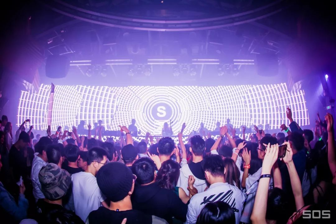 Review: 昨夜 Alison Wonderland 真是感受到你们的热情！-杭州风暴酒吧/SOS Club
