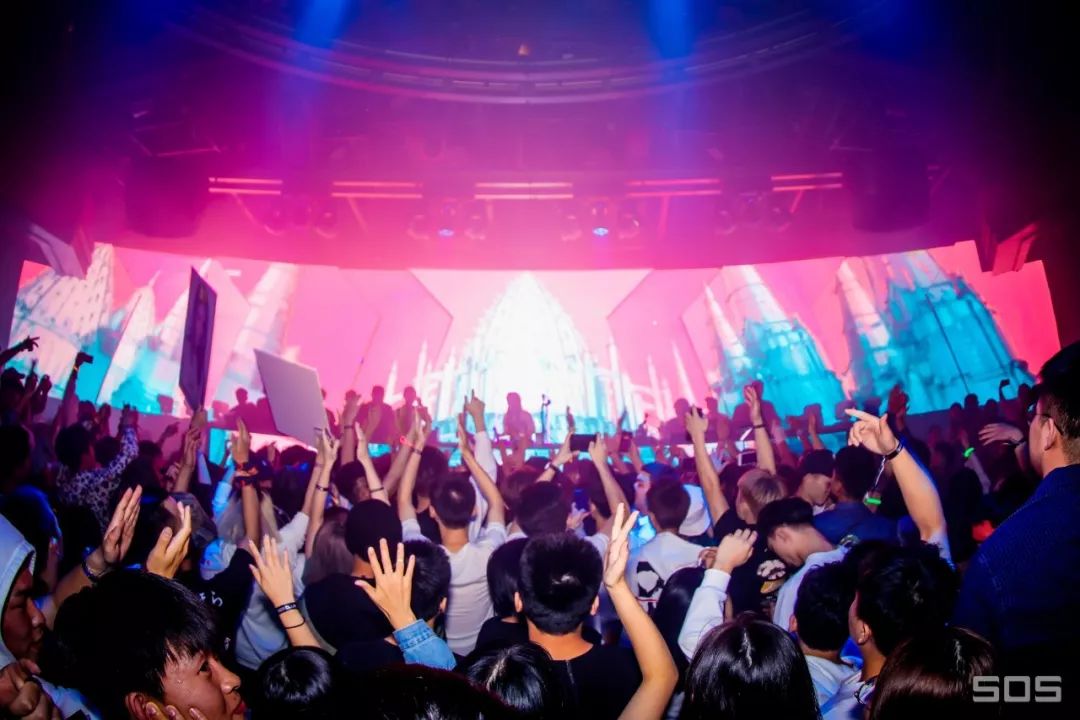 Review: 昨夜 Alison Wonderland 真是感受到你们的热情！-杭州风暴酒吧/SOS Club