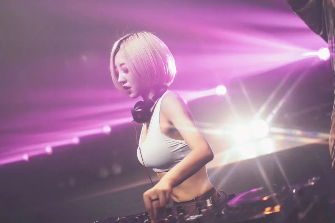 IOS.CLUB（松岗店) I 11月25日蹦迪教练𝐃𝐉.𝐍𝐈𝐂𝐎喊你来蹦迪啦!-深圳IOS酒吧/IOS CLUB