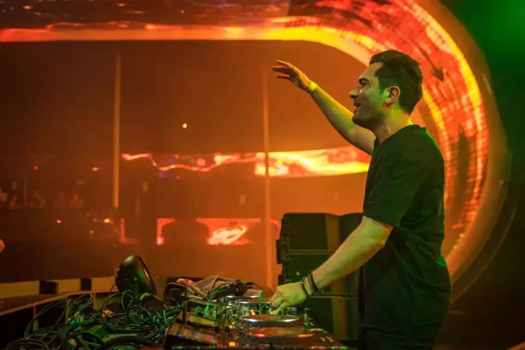 SPACE CLUB | 百大DJ Deniz Koyu来袭，让你感受超强氛围制造机-沈阳斯贝斯酒吧/SPACE CLUB（和平店）