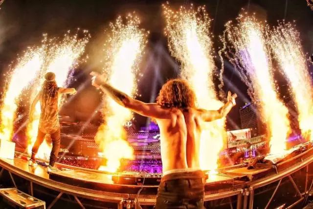 时隔16个月！DVBBS 这对炸药兄弟回来了！-上海TAXX酒吧/TAXX club
