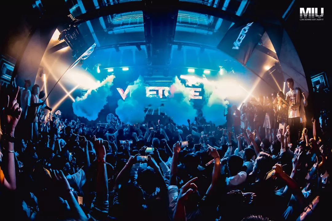 Party Review | 双帅Vicetone邀请您在线电音狂欢（内含签名照福利）-南京MIU酒吧/MIU Club