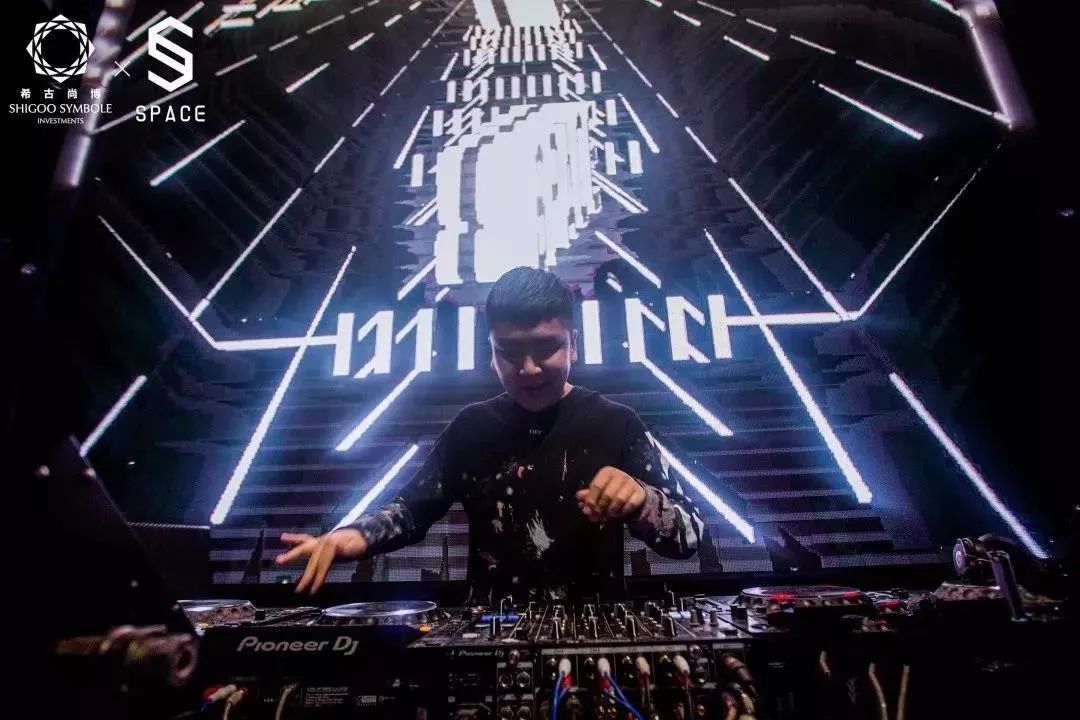 SPACE CLUB｜先锋派DJ PACO & MC JOHNNY,双倍颠覆你的感官体验!-晋城斯贝斯酒吧/SPACE酒吧/SPACE Club
