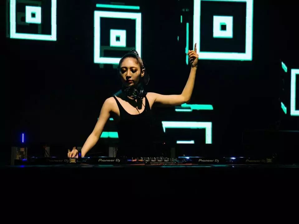 颜值可以与技术兼具一身DJ ALESSA-宁波S86酒吧/S86 Club