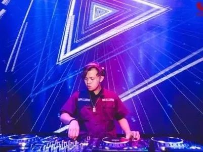 6 | 16 DOGHOUSE厂牌YUUU、鱼蛋席卷佛山-佛山佛姆斯特山酒吧/fomestershan club