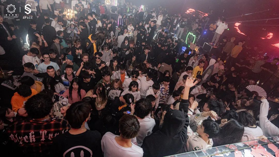 SPACE CLUB|DJ EONE回顾#人间芭比狙击平静的夜晚-岳阳斯贝斯酒吧/SPACE酒吧/SPACE PLUS