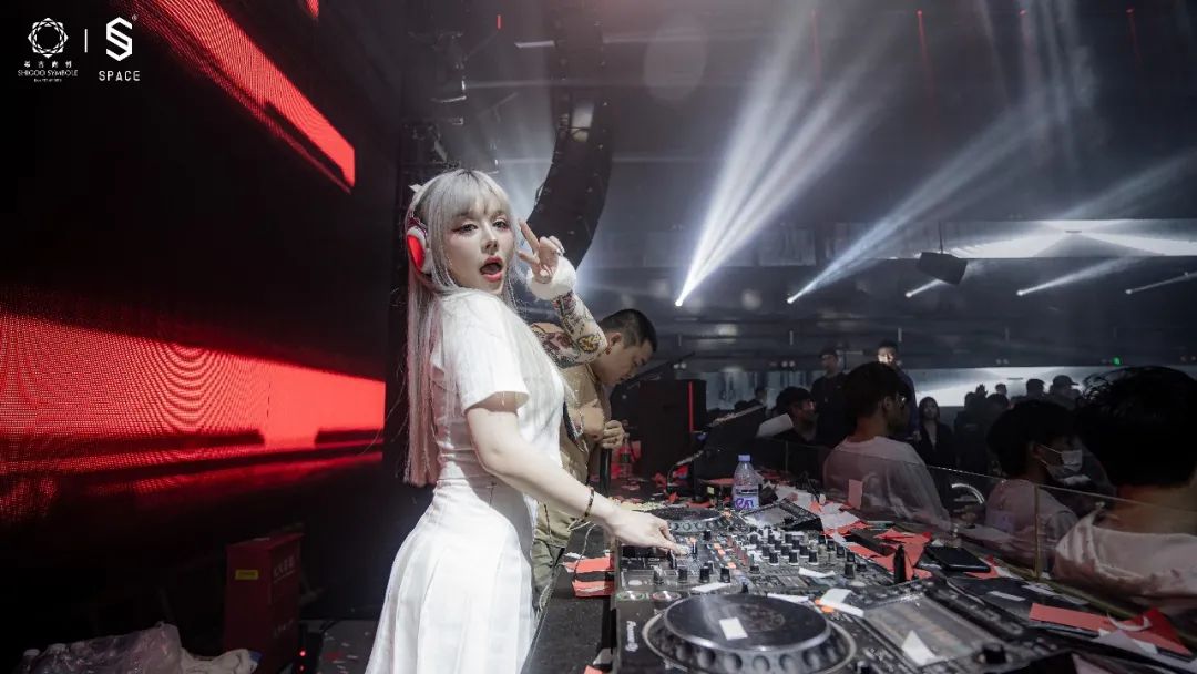SPACE CLUB|DJ EONE回顾#人间芭比狙击平静的夜晚-岳阳斯贝斯酒吧/SPACE酒吧/SPACE PLUS