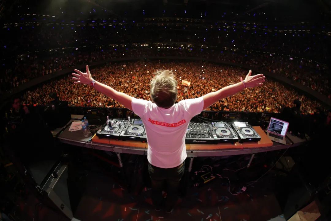 全球百大五冠王 Armin van Buuren 巡演武汉-武汉FOREVER CLUB