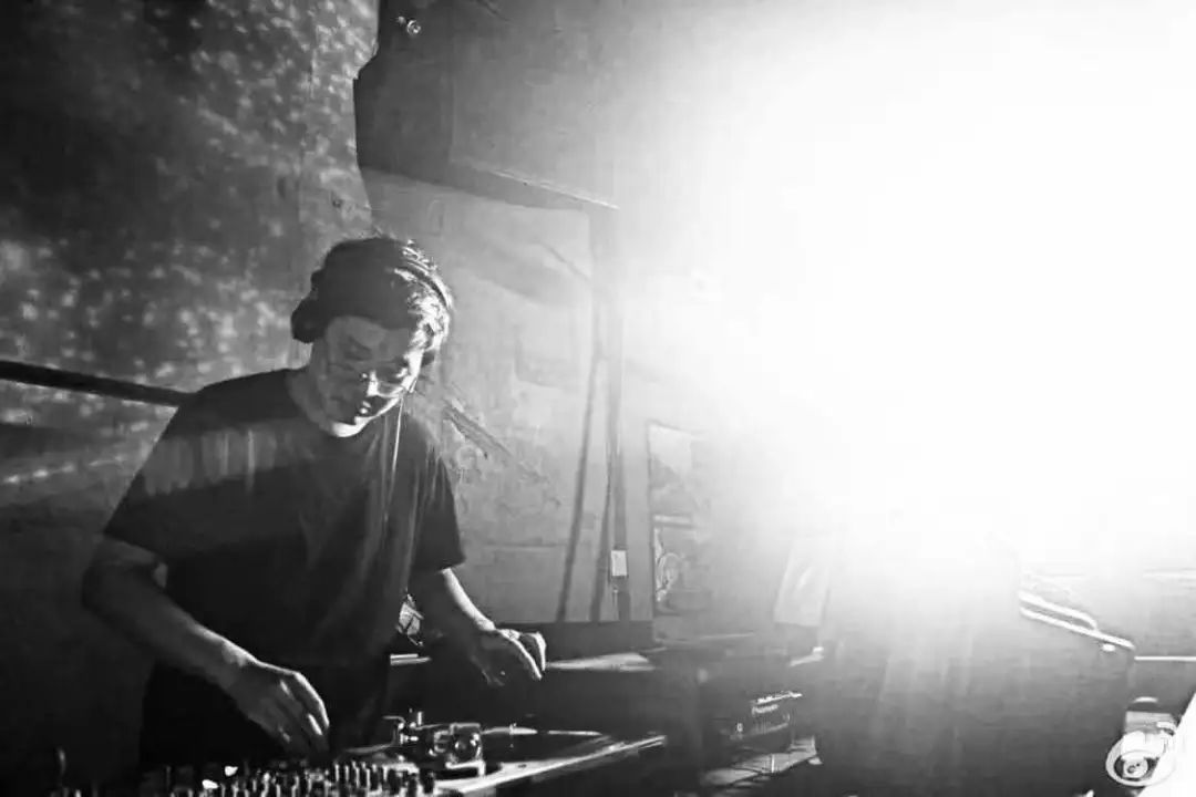 周五6月2日 - M.O.N.A. with Sideways @ Dada Shanghai-上海DADA酒吧/DADA bar
