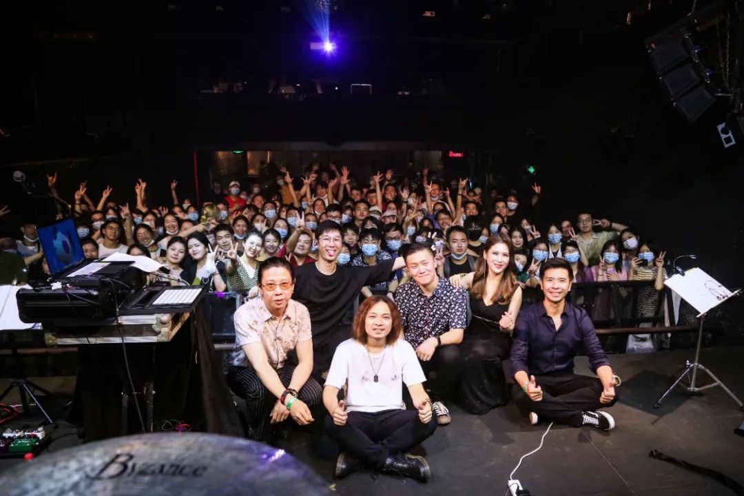06/17 ｜鲸鱼马戏团将无限期停止LIVEHOUSE全国巡演-杭州MAOLivehouse
