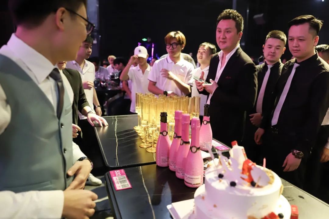 糖果LIVE HOUSE东莞店 | 2023年4月份员工大会圆满结束！-东莞糖果LIVE HOUSE
