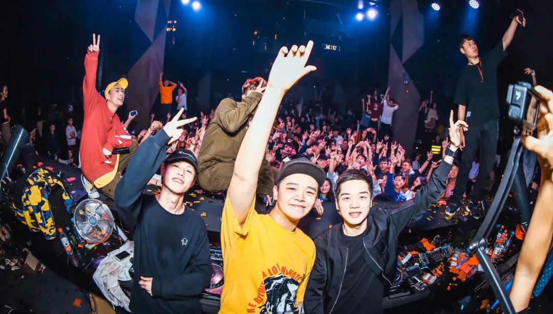 04.07｜中国中坚力量电音组合FREAKMAN带你重启电音时代，感受最纯碎的电音派对-宁波MKD酒吧/MKD NIGHTCLUB