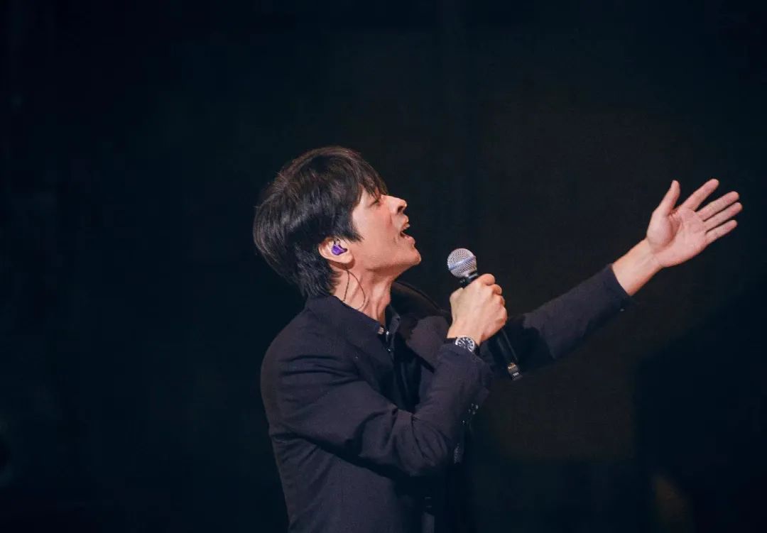 7.5 | 钟立风&borges乐队「蓝色旅人音乐会」 巡演正式开启-上海MAOLivehouse 7.5 | 钟立风&borges乐队「蓝色旅人音乐会」 巡演正式开启-上海MAOLivehouse