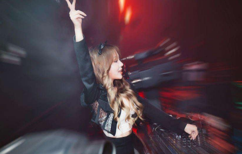 嘉宾预告 |08/04-05，DJ AMIYA & MC P.Z甜美性感高颜让夏日持续升温，现场开启七夕狂欢夜-虎门超级酒吧/SUPER酒吧/SUPER CLUB