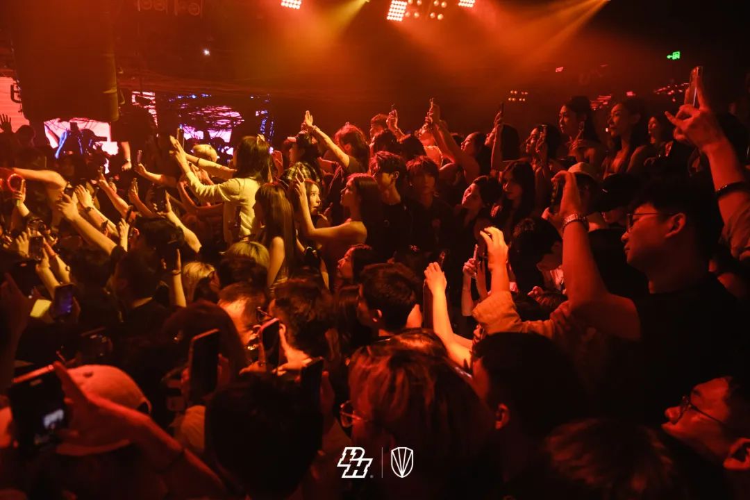 𝘙𝘌𝘊𝘈𝘗｜𝑻𝒊𝒛𝒛𝒚𝑻 𝑷𝒂𝒓𝒕𝒚在我家-北京PH酒吧/PH Night club