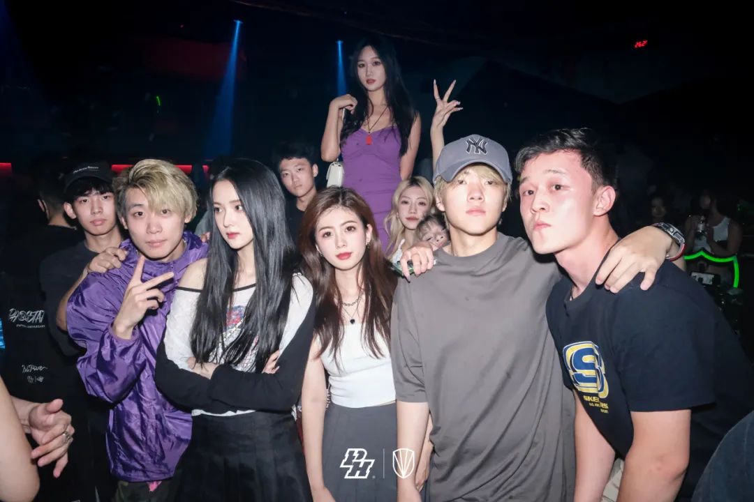 𝘙𝘌𝘊𝘈𝘗｜𝑻𝒊𝒛𝒛𝒚𝑻 𝑷𝒂𝒓𝒕𝒚在我家-北京PH酒吧/PH Night club