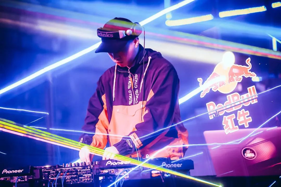 8-4本周五FRI#DJ CAVIA 世界DMC大赛中国区冠军-福州秘窖酒吧/TheCellar CLUB 8-4本周五FRI#DJ CAVIA 世界DMC大赛中国区冠军-福州秘窖酒吧/TheCellar CLUB