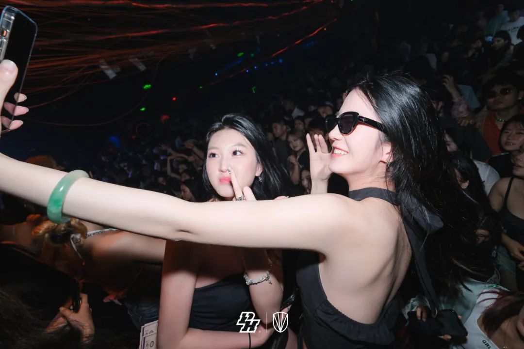 𝘙𝘌𝘊𝘈𝘗｜𝑻𝒊𝒛𝒛𝒚𝑻 𝑷𝒂𝒓𝒕𝒚在我家-北京PH酒吧/PH Night club