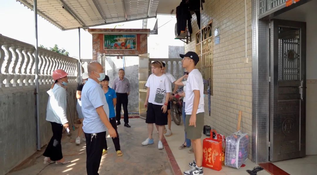 𝐌𝐈𝐀𝐌𝐈丨迈阿密【慰问困难学子和困难家庭】爱心公益活动-屯昌迈阿密酒吧/MIAMI CLUB